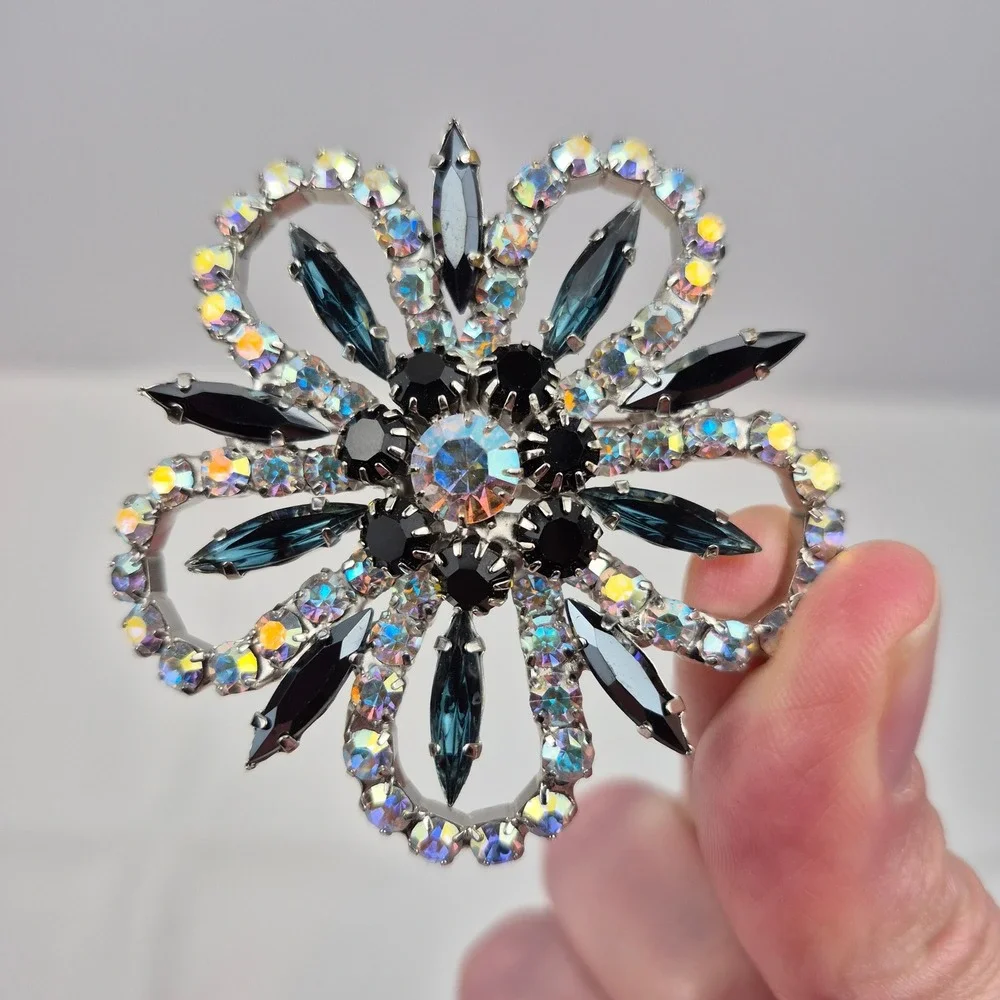 Vtg 60s Aurora‎ Borealis Rhinestone Brooch Pin 2.5